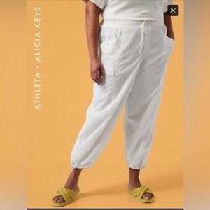 Athleta X Alicia Keys
Keys High Waist Utility Pant Size 2X Like new with tags